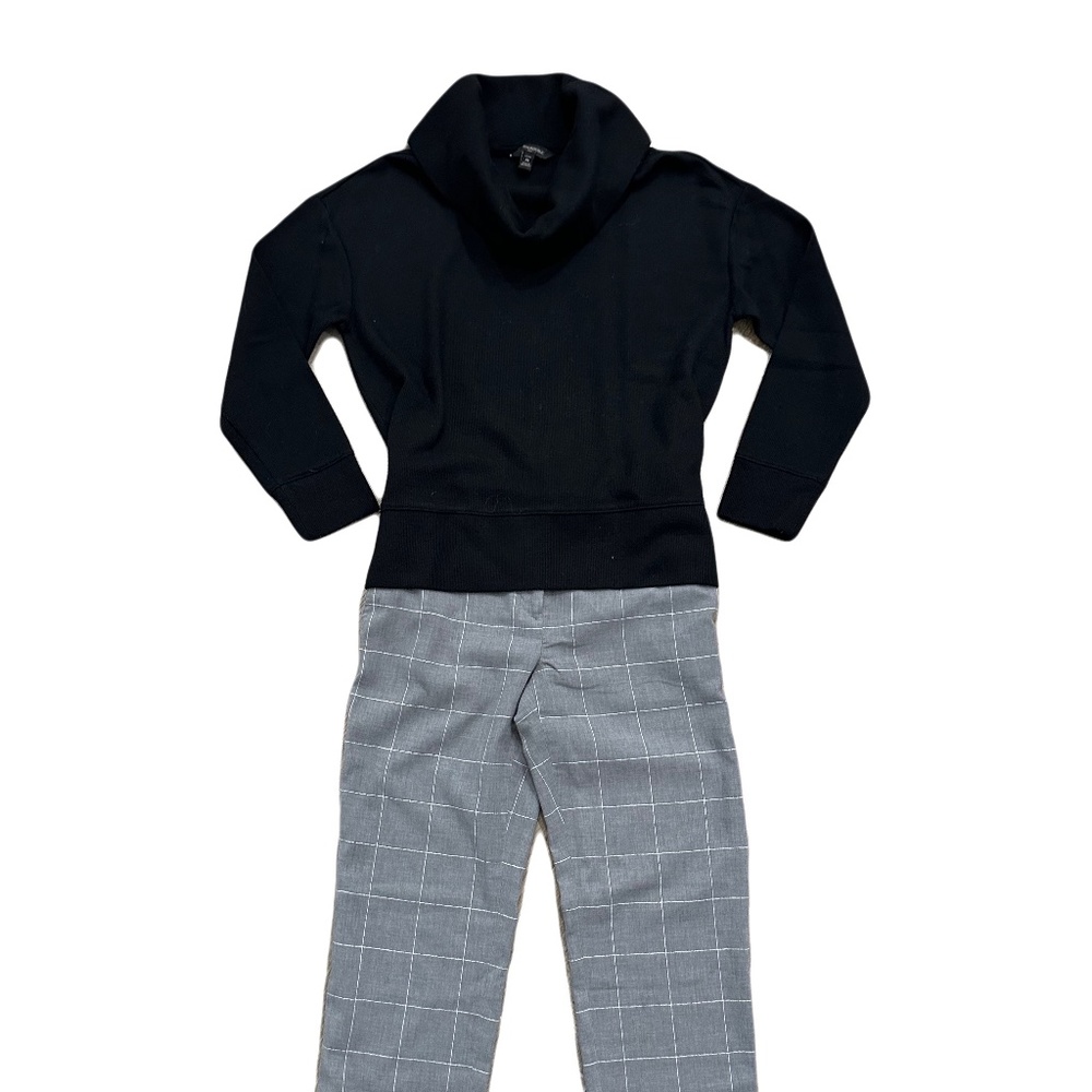 (19) Banana Republic Cowl Neck Sweater, Black Color, Size Medium Petite